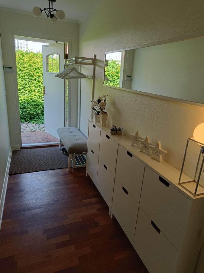 Havsnaera Nyrenoverat Centralt I Båstad Esterno foto