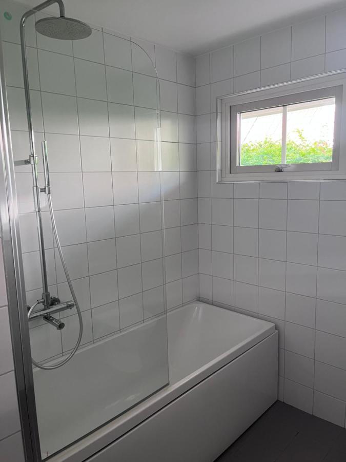 Havsnaera Nyrenoverat Centralt I Båstad Esterno foto